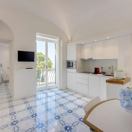 Azzurra, Apartment Capri