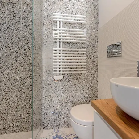 Azzurra, * كابري